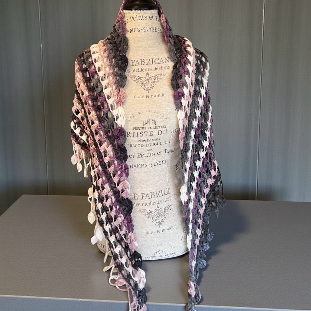 Vintage Multi Colored Purples Greys Creams Pinks Crocheted Shawl Wrap - Picture 16 of 17